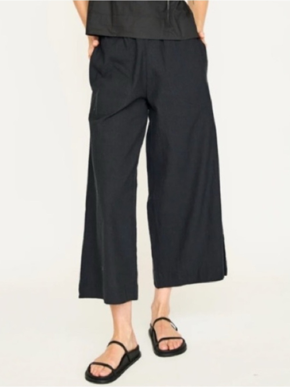Mirth Wide Keg Cropped Cotton Pants with pleated front, Black, Medium